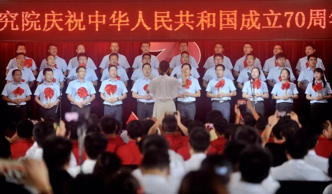 小沈阳又火了！搭档老婆一首《你懂得》，唱出20年美好爱情